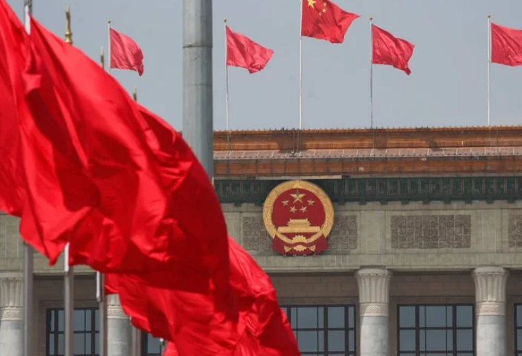 全國人大常委會會議表決通過關於設立台灣光復紀念日的決定，以法律形式將10月25日設立為台灣光復紀念日，並規定國家通過多種形式舉行紀念活動。(中新社)