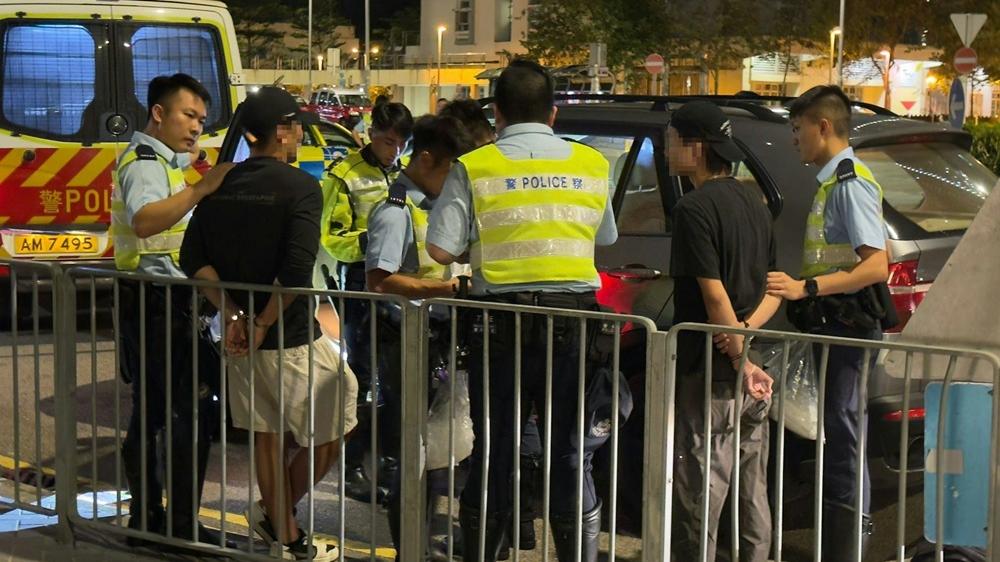 牛頭角截毒品快餐車2男被捕，檢2.5萬元大麻。(警方相片)