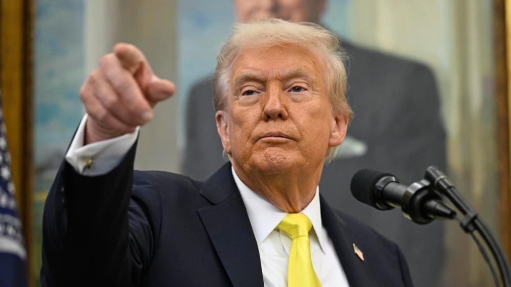 特朗普：美中處於貿易戰，稱印度承諾停買俄油，要求中國跟隨。(AP)