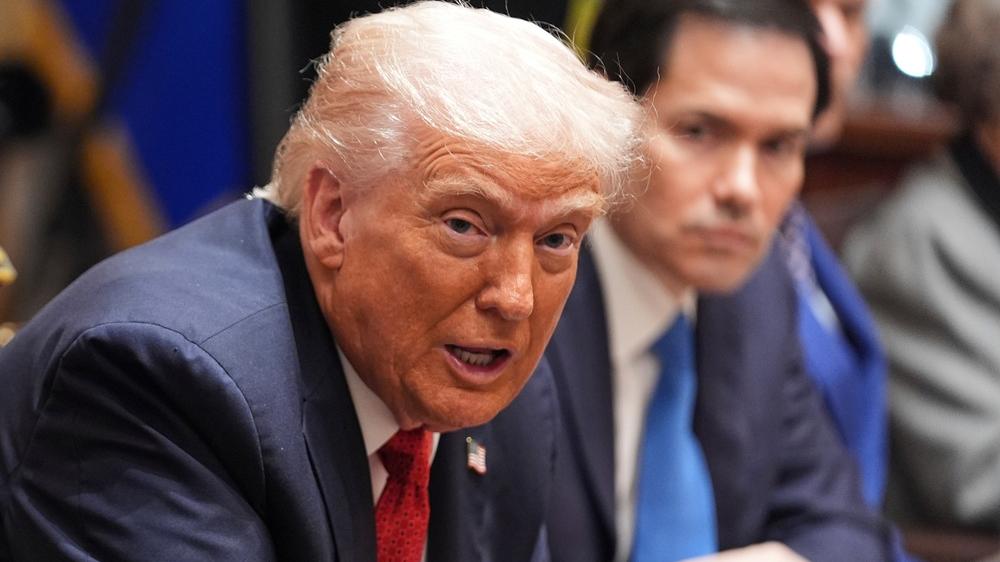 特朗普稱快將與習近平會晤，稱華府很多威脅可反制中方。(AP)