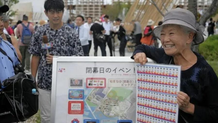 76歲「世博婆婆」第4次獲頒全勤獎，連續184日打卡大阪世博。(X)