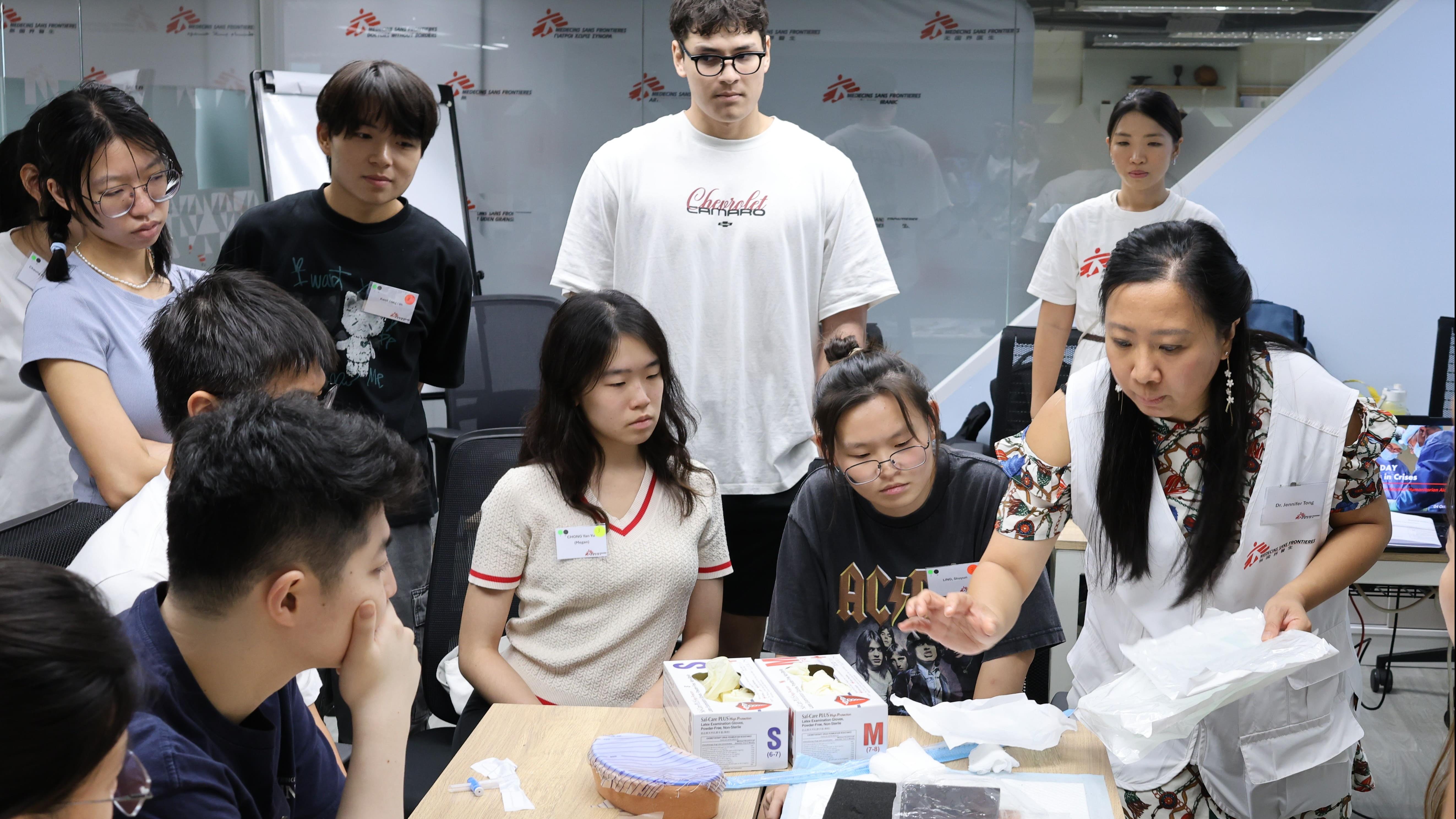 無國界醫生舉辦體驗日，65名醫護學生了解「危機中的戰傷」(無國界醫生提供圖片)