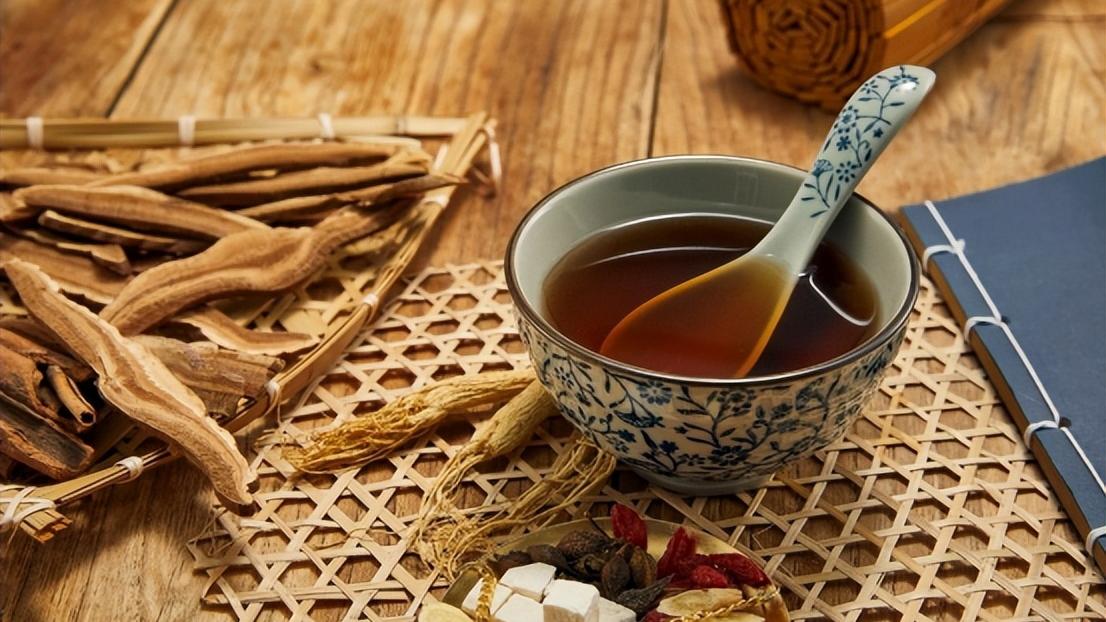 中西醫合併治療在三陰性乳癌具有潛力，不僅能有效清除腫瘤細胞，更能改善癌症患者的生活品質與心理狀態。