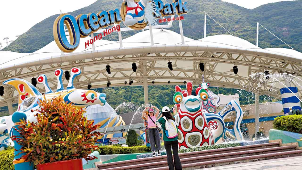 大熊貓搵錢 水上樂園敗家 海洋公園人流收入連續4年升 經營賺4240萬元 整體仍蝕2.7億元