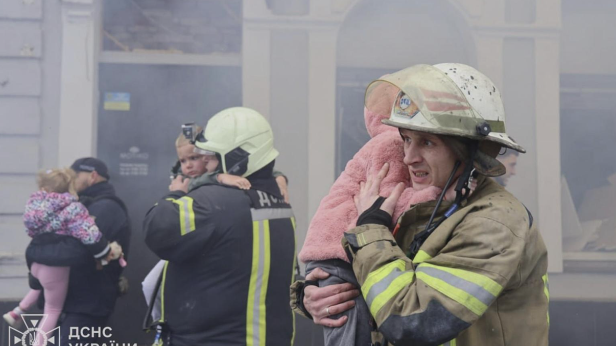 俄烏戰爭｜俄無人機炸毁幼稚園　近50烏童廢墟中逃生