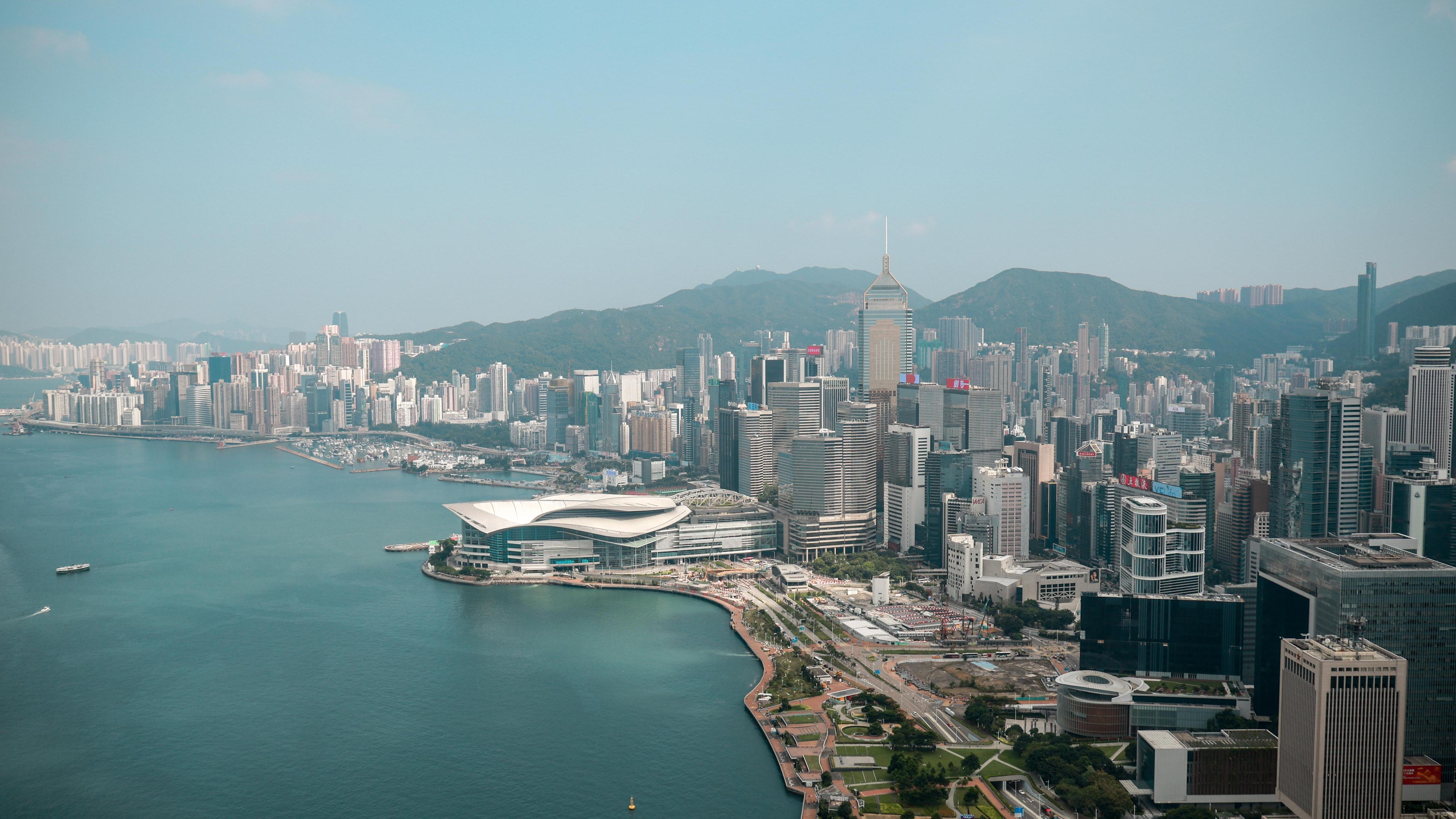 滙豐私人銀行2025年的《滙豐環球企業家財富報告》顯示，近10%企業家考慮轉移個人資產至香港。