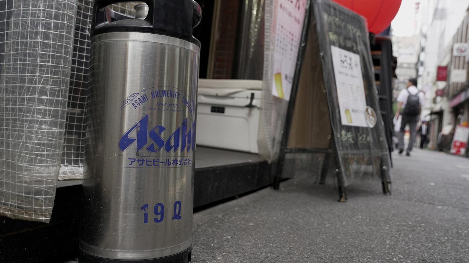 日本朝日啤酒的酒桶。(路透社)