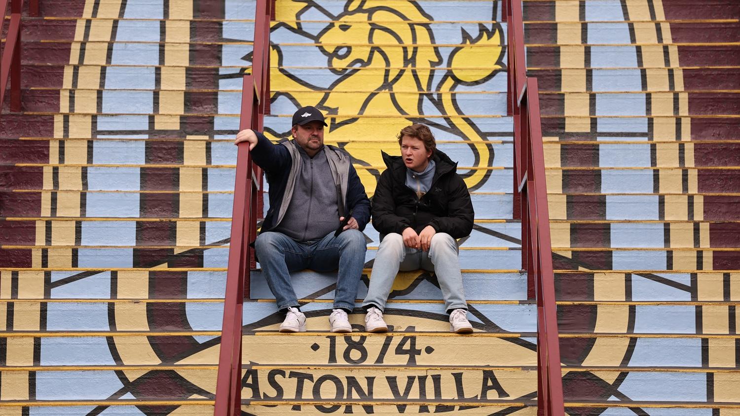 阿士東維拉的維拉公園球場外。(路透社)