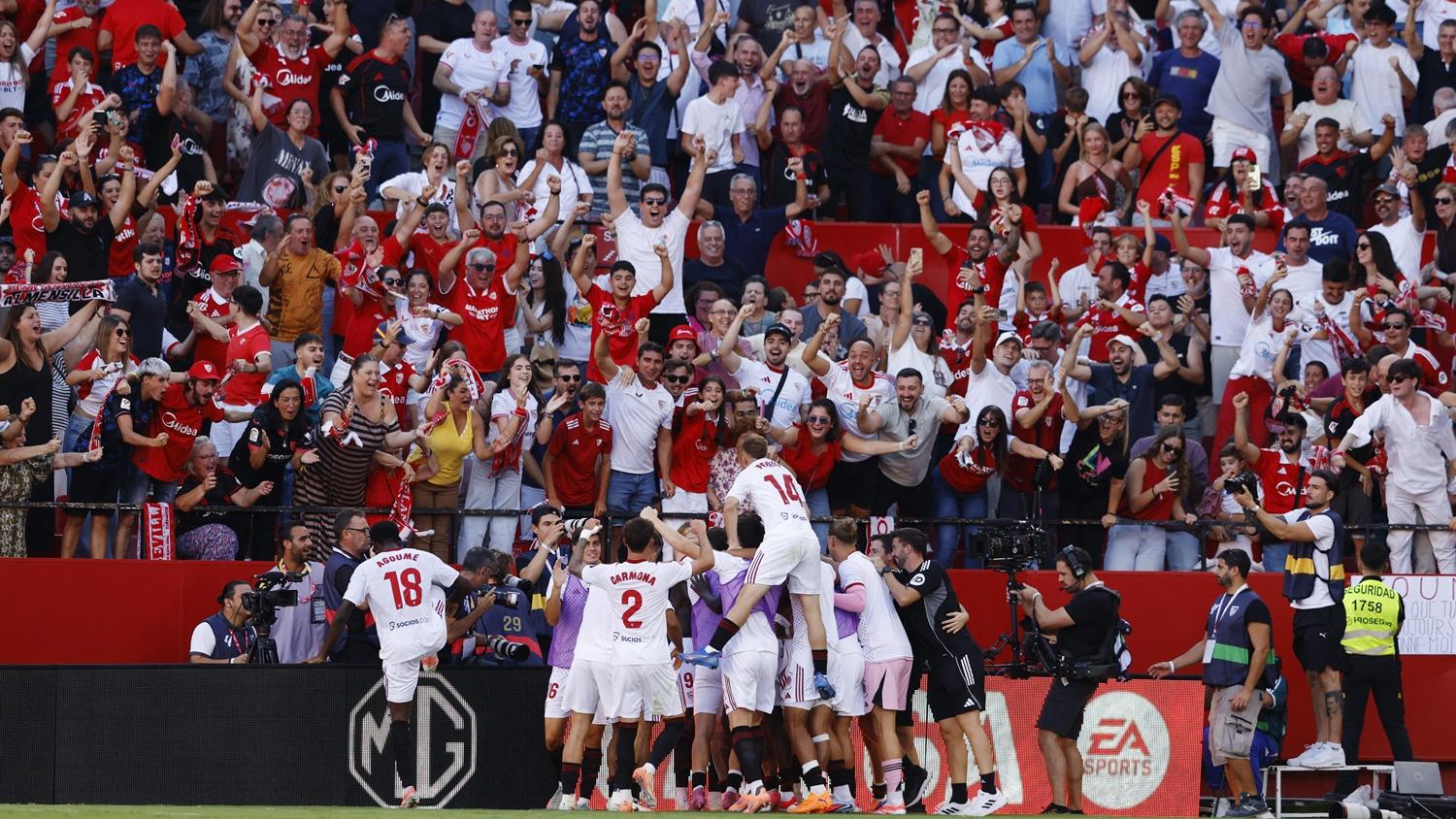 西維爾主場大勝巴塞隆拿。(路透社)