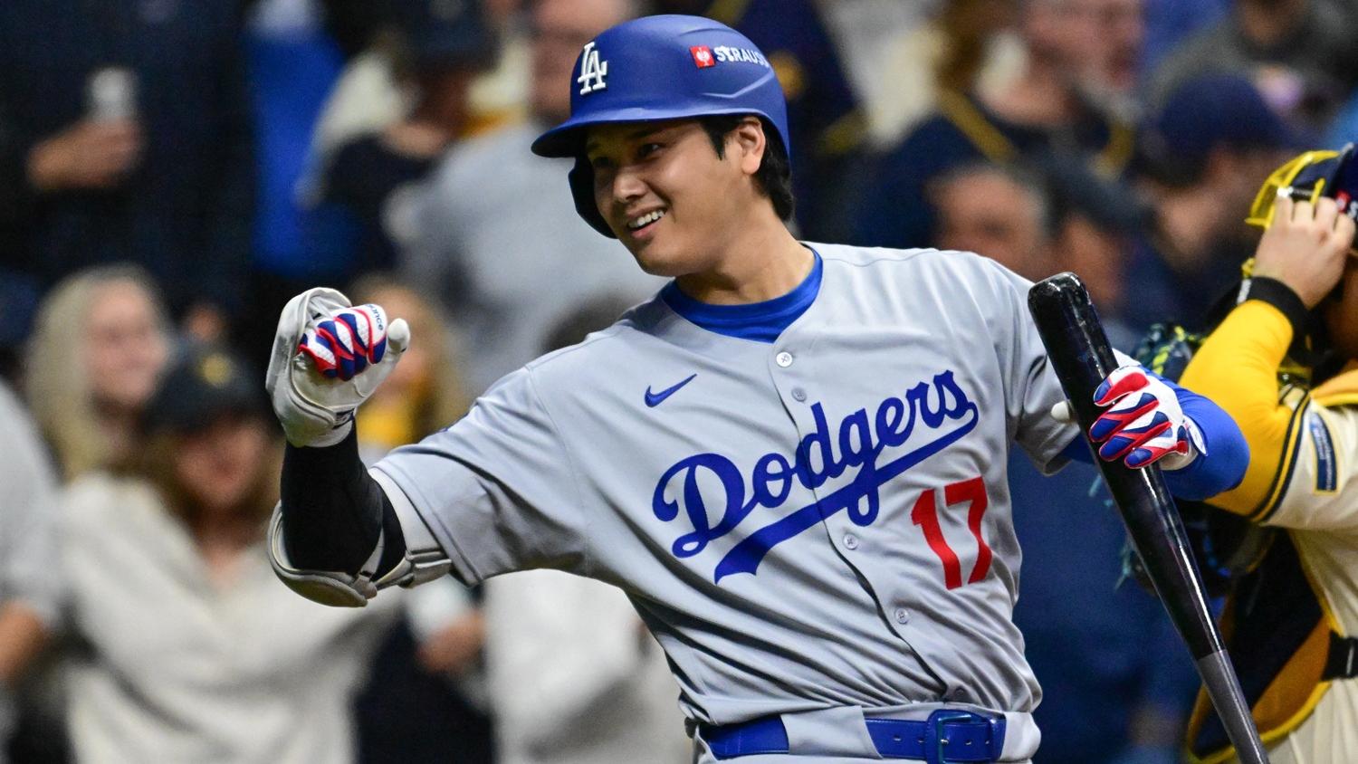 大谷翔平為道奇打出安打得分，令球隊場數領先釀酒人2:0。(路透社)