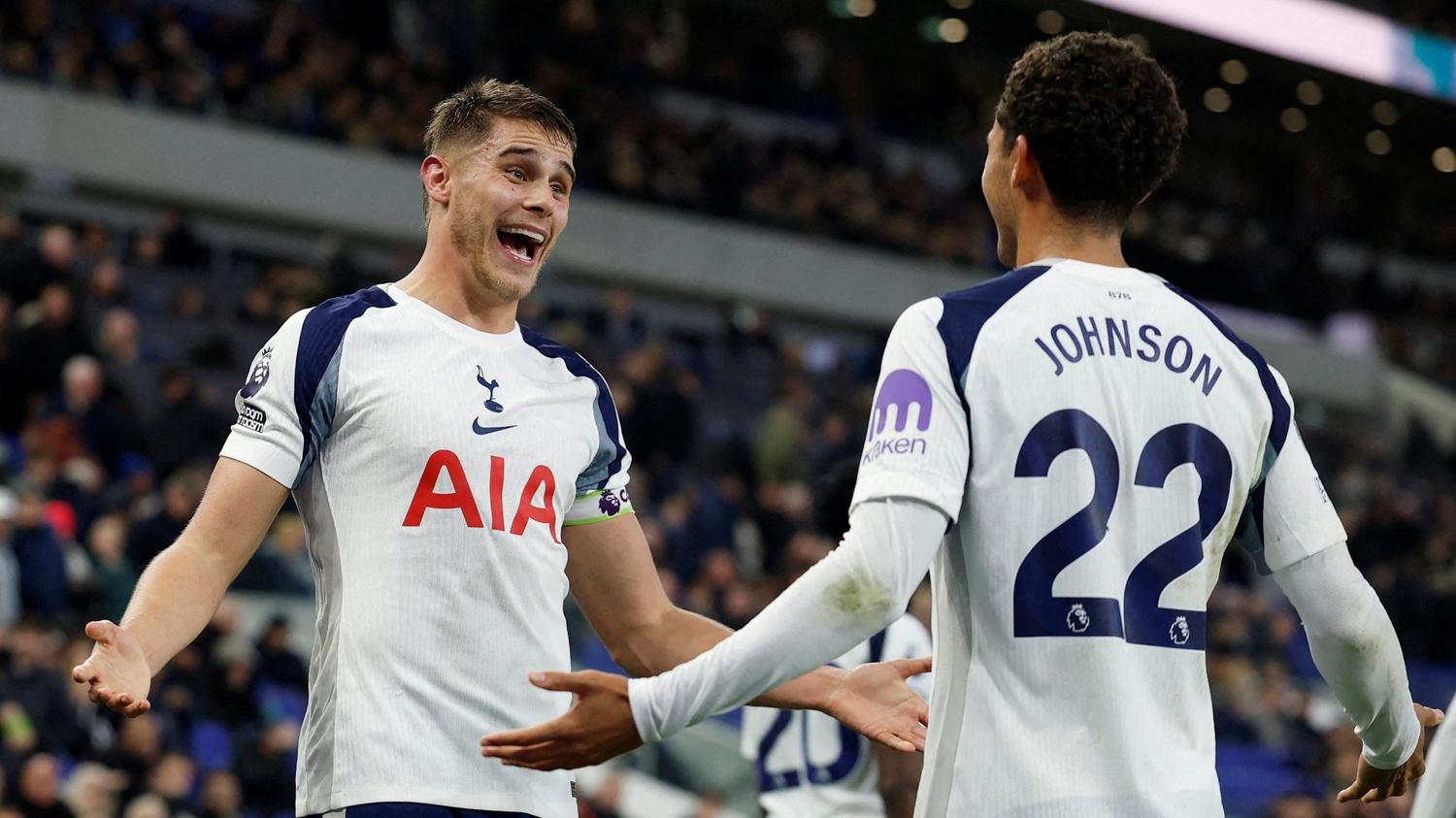 雲迪尹梅開二度，為熱刺3:0大勝愛華頓。(路透社)