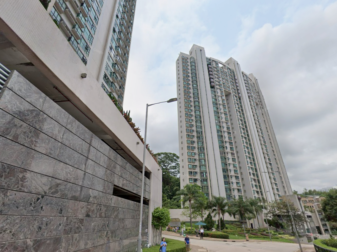 汀九恆麗園電錶房外雜物起火，警列縱火調查。(Google街景截圖)