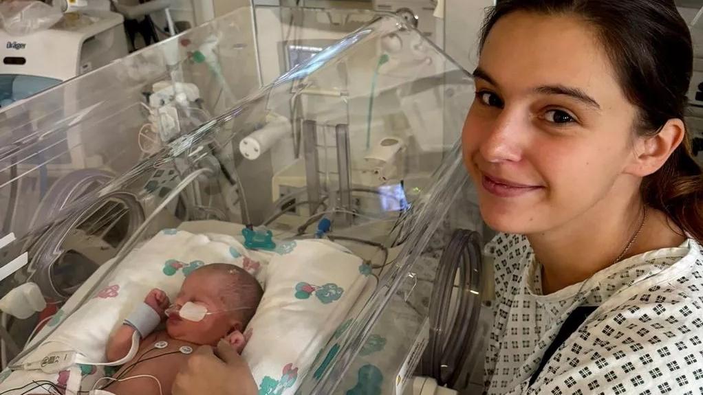 女子身體勁痛又嘔血以為闌尾炎急送院 驚揭生得才知懷孕