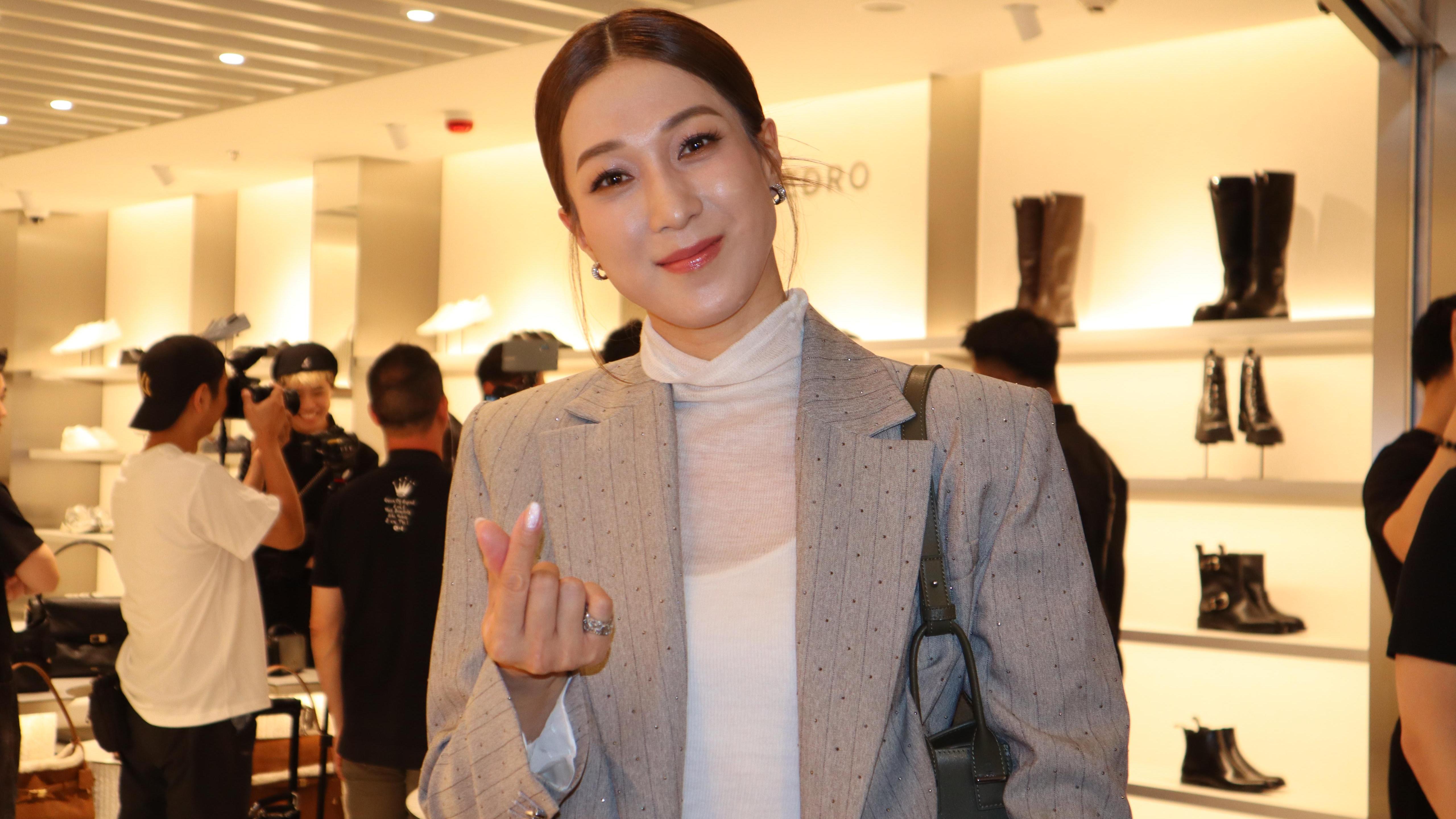 鍾嘉欣與炎明熹同一日生性格相好似 感謝夏雨幫手拍片