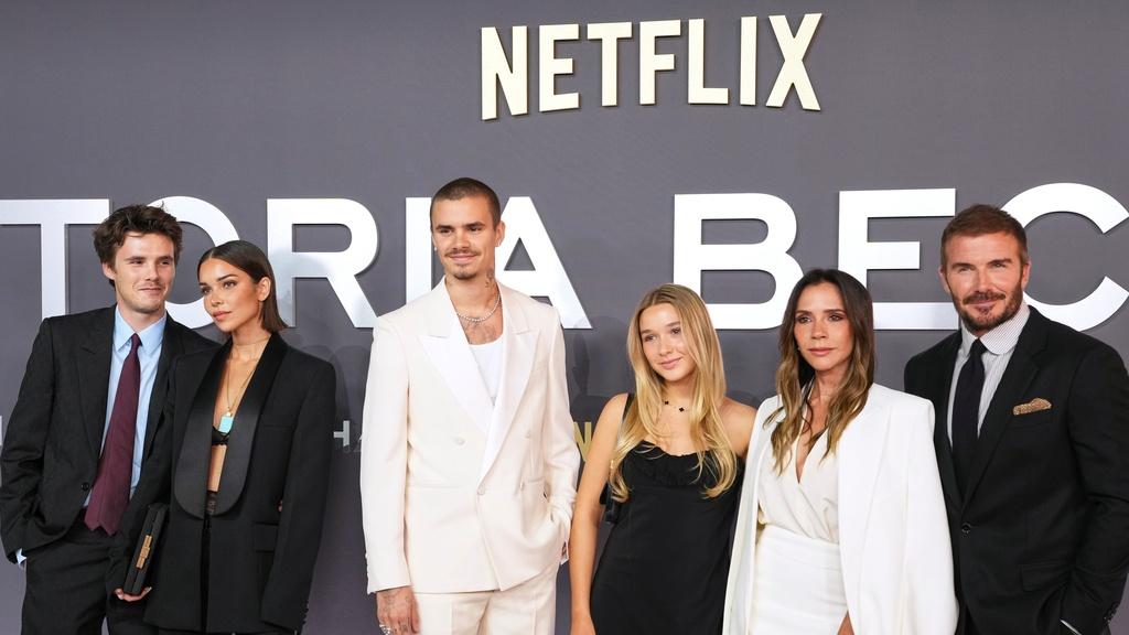 碧咸全家撐老婆紀錄片開播 Brooklyn依舊缺席 Victoria自爆遭父母批評致厭食症