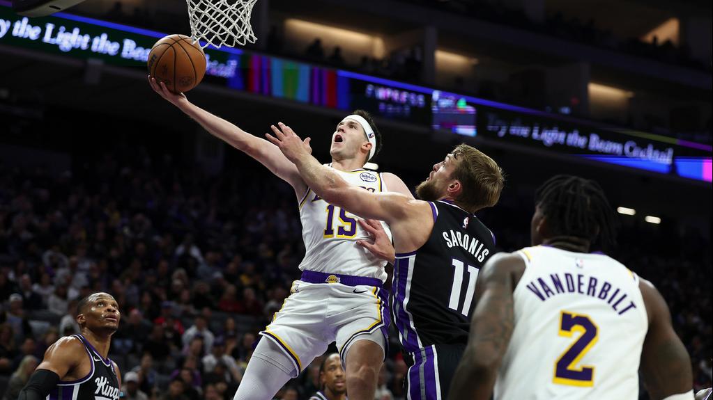 列維斯攻入生涯最高51分，協助湖人以127:120擊敗帝王。(美聯社)