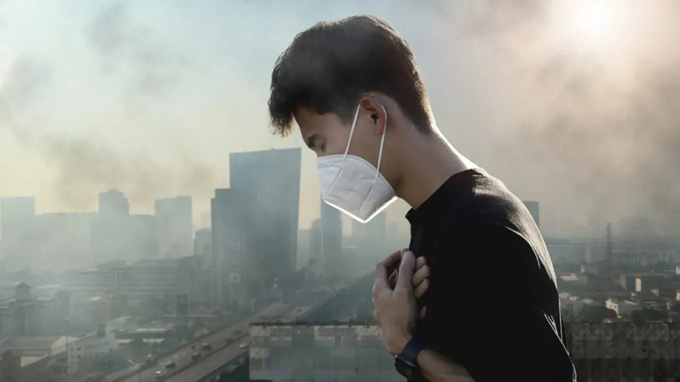 無論夏季或冬季，外出戴口罩可避免暴露於PM2.5，年長者在冬季時也應留意早晚溫差大等情形，做好防護措施。