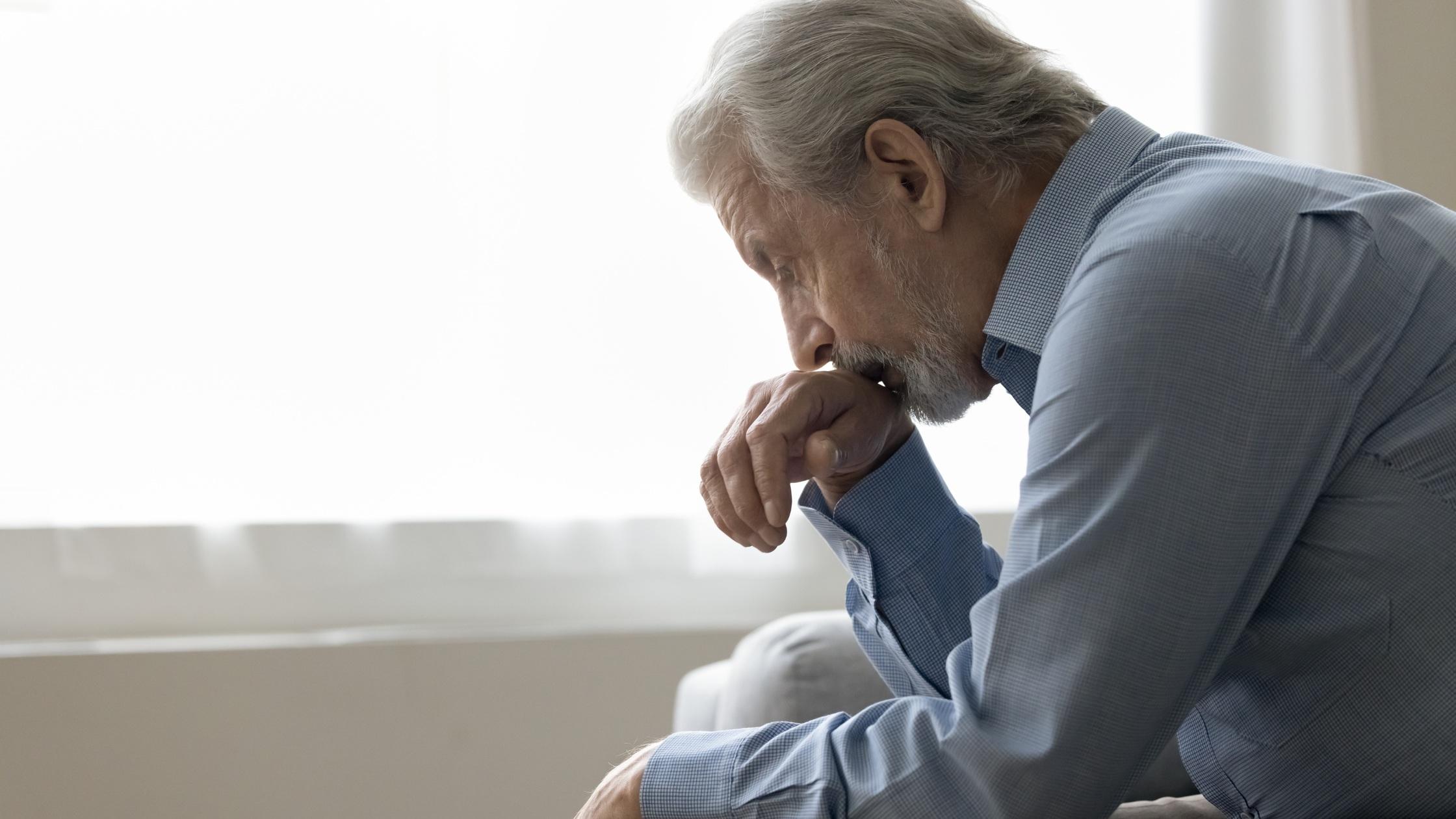 認知障礙症和抑鬱症是影響老年身心健康的2大威脅。智症很少出現症狀急速惡化的情形，因為這是老化現象，通常需要較長的時間才發病，所以，如果是短時間如1至2周就惡化的病況，比較有可能是老年抑鬱症。