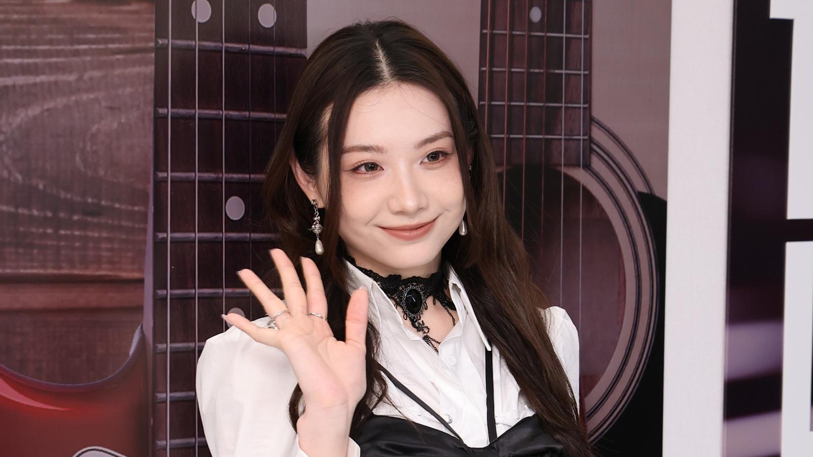 Sinnie@Lolly Talk澄清冇欠公司錢仍有糧出 承認傳聞影響隊友心情