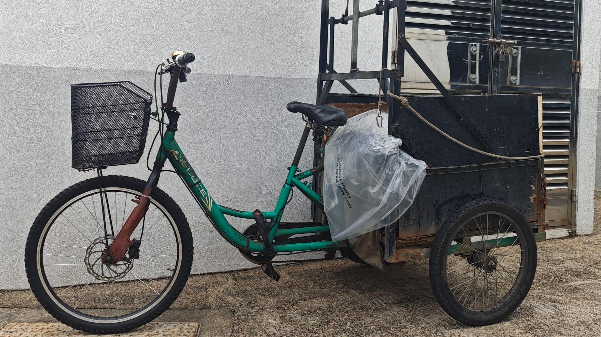 警方在長洲打擊非法駕駛電動可移動工具。