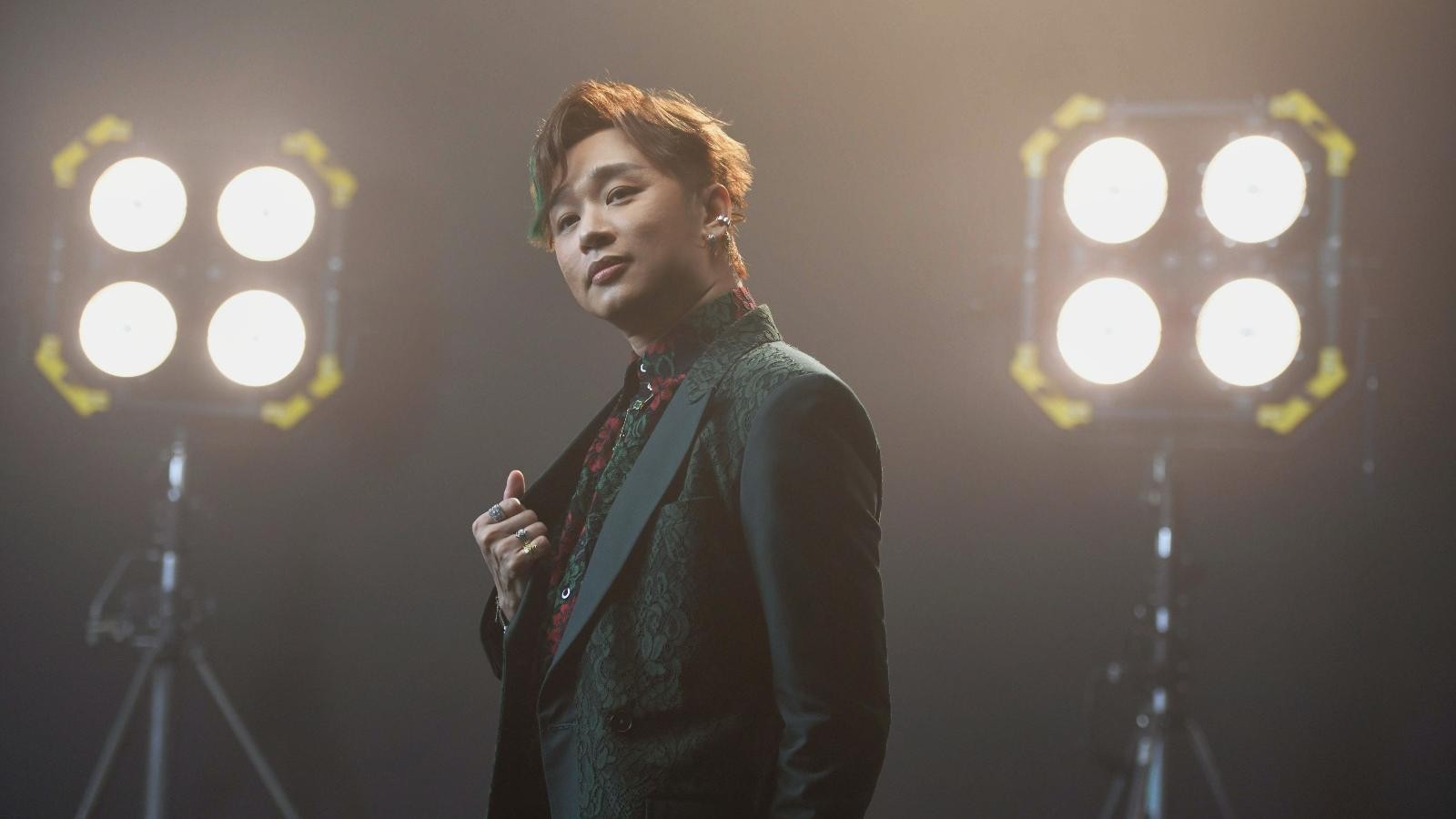 王鄭浚仁以新人姿態攻樂壇 明天現身公開演繹首支單曲《我就是舞台》