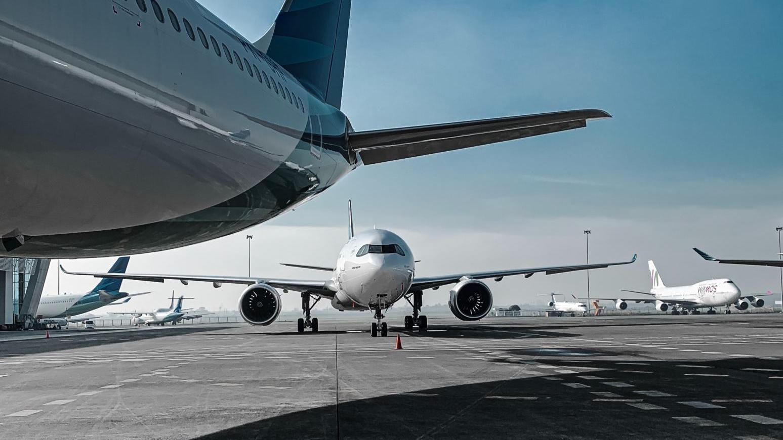 香港飛往吉隆坡的航班，有乘客涉嫌鬧事被捕。（示意圖／Pexels）