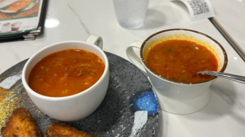 內地女在港吃「霸王餐」，小紅書上求救補鑊(小紅書圖片)