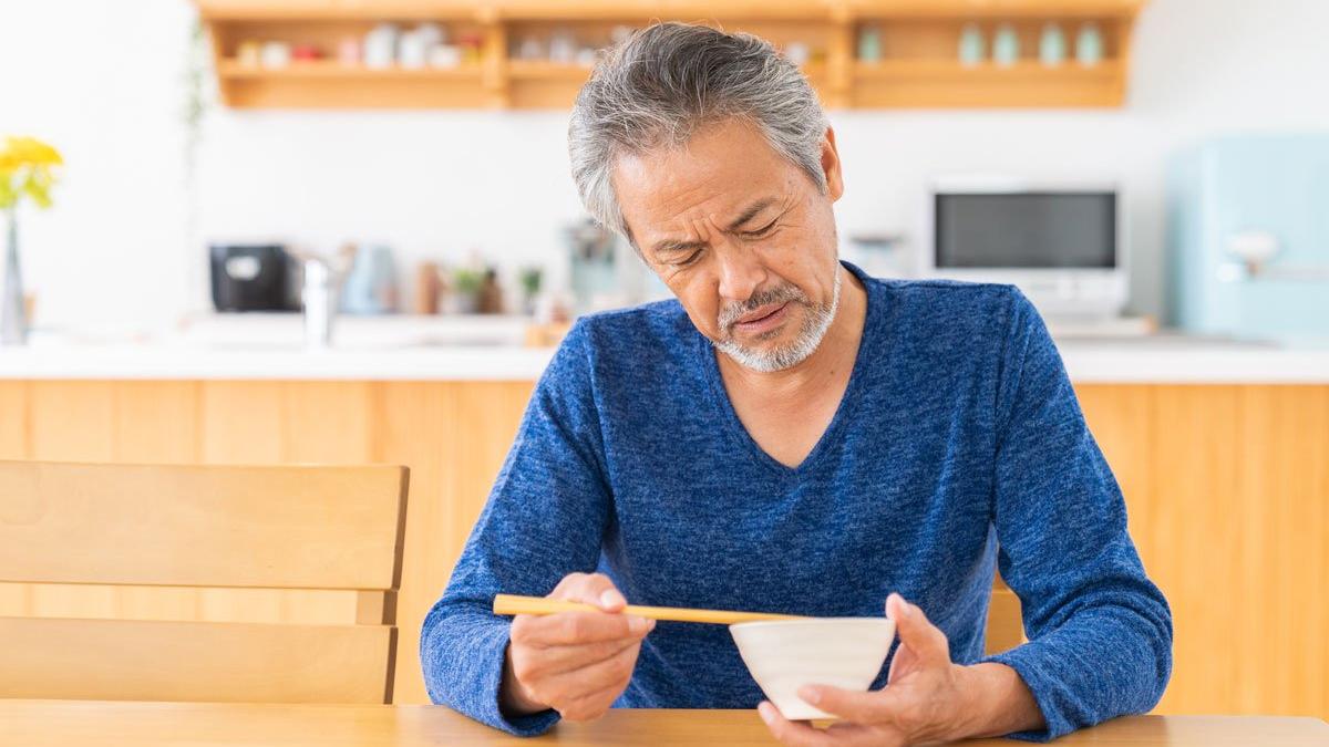 大眾應認識七大警號，並透過簡單的日常照護與專業復健，幫助長輩維持進食安全與生活品質。