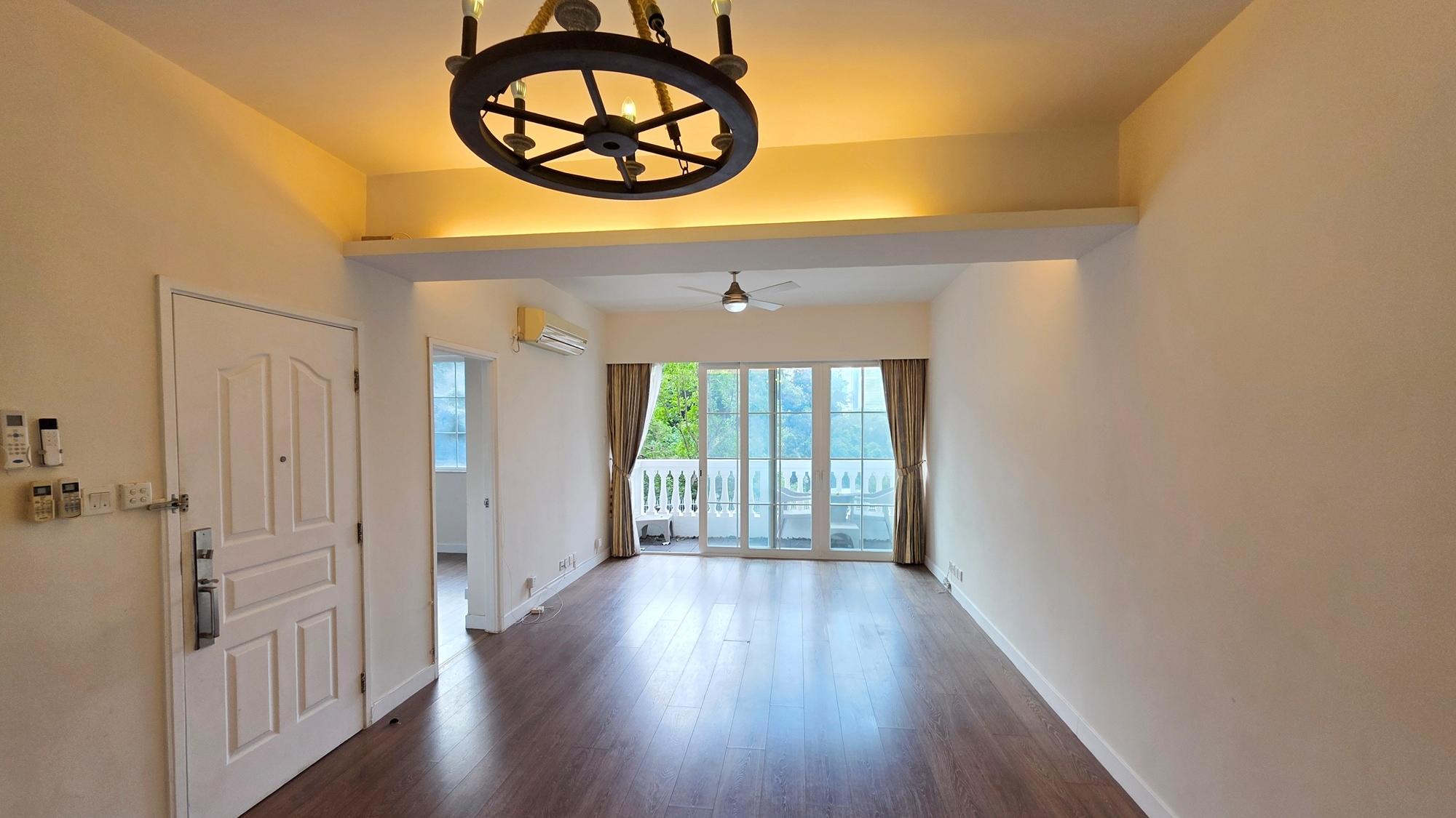 滿峰台實用率高達84%，放盤單位大廳十分闊落，設有歐陸式露合，極具氣派。