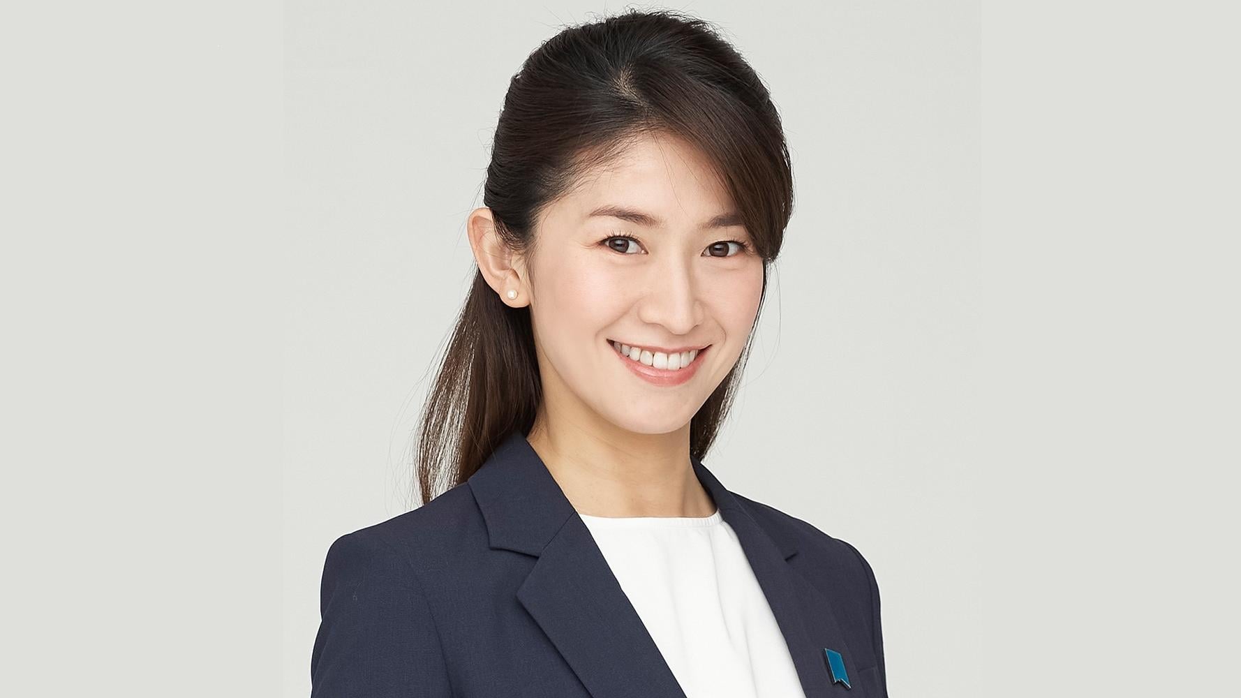 日本環境省大臣政務官的前寫真女星森下千里。(網上圖片)