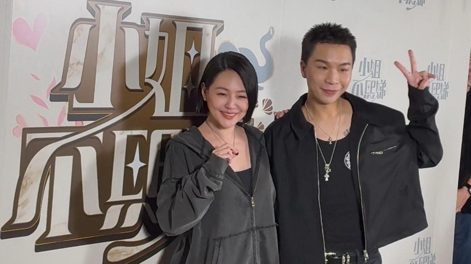 小S（左）與派翠克（右）出席《小姐不熙娣》金鐘獎慶功宴。（圖／記者郭竹倩 攝）