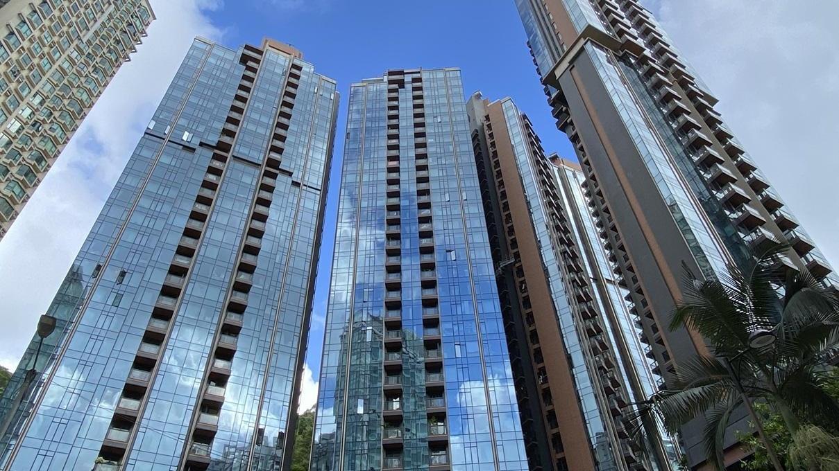 新世界鄭家純太太持有的北角半山柏傲山兩房，消息指單位最新以3.8萬元租出，租金回報約2.8厘。(資料圖片)