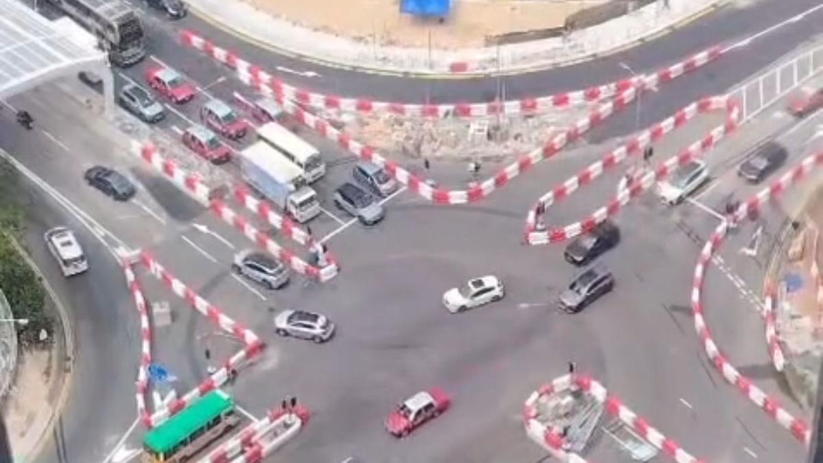 影業路、寶寧路及常寧路交界已改為交通燈十字路口。(網上影片截圖)