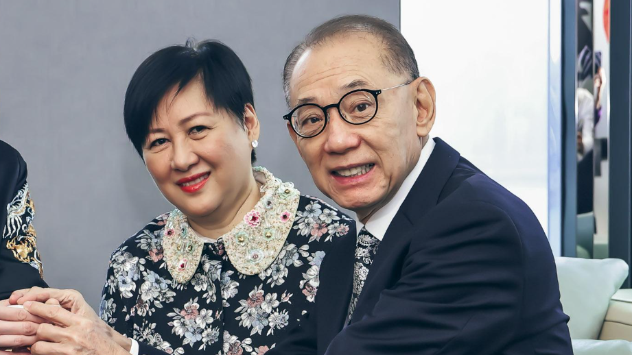 英皇國際以11.6億向華僑銀行出售灣仔商廈，圖為英皇國際大股東楊受成。