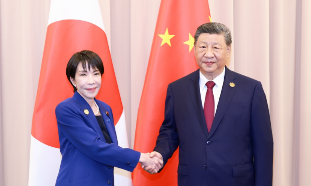  國家主席習近平在南韓慶州出席亞太經合組織領導人非正式會議期間，會見日本首相高市早苗(新華社)