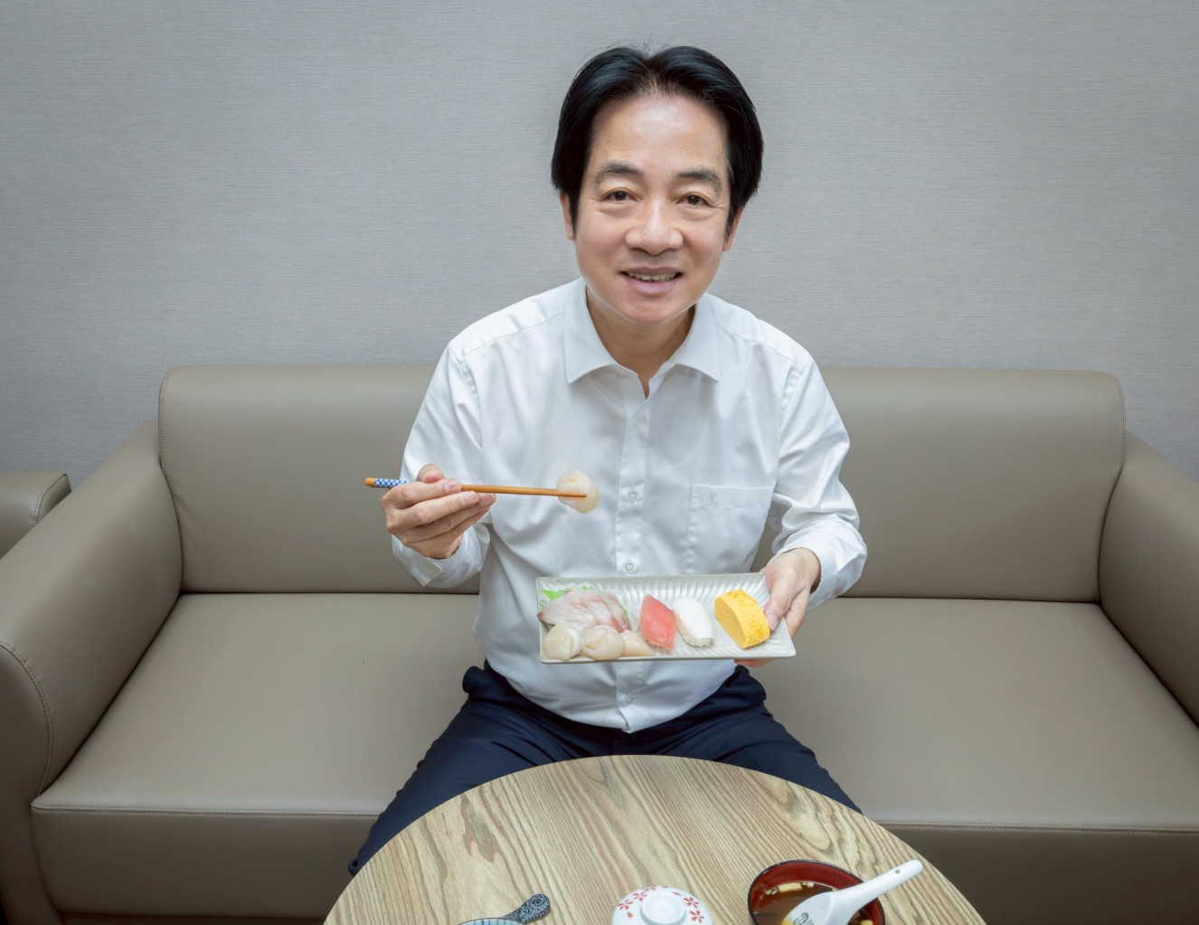 在北京，國台辦回應日本首相高市早苗發表涉台言論後，台灣地區領導人賴清德發布進食壽司的帖文一事。