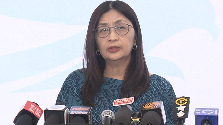 梁鳳儀續任證監會行政總裁 任期2年