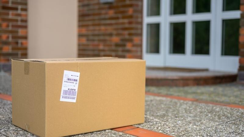 訂藥收包裹，打開驚見2手臂及4手指。(網上圖片)