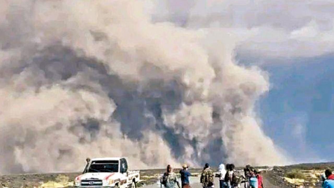 埃塞俄比亞火山沉睡1.2萬年爆發 巨大灰雲竄1.4萬米高空