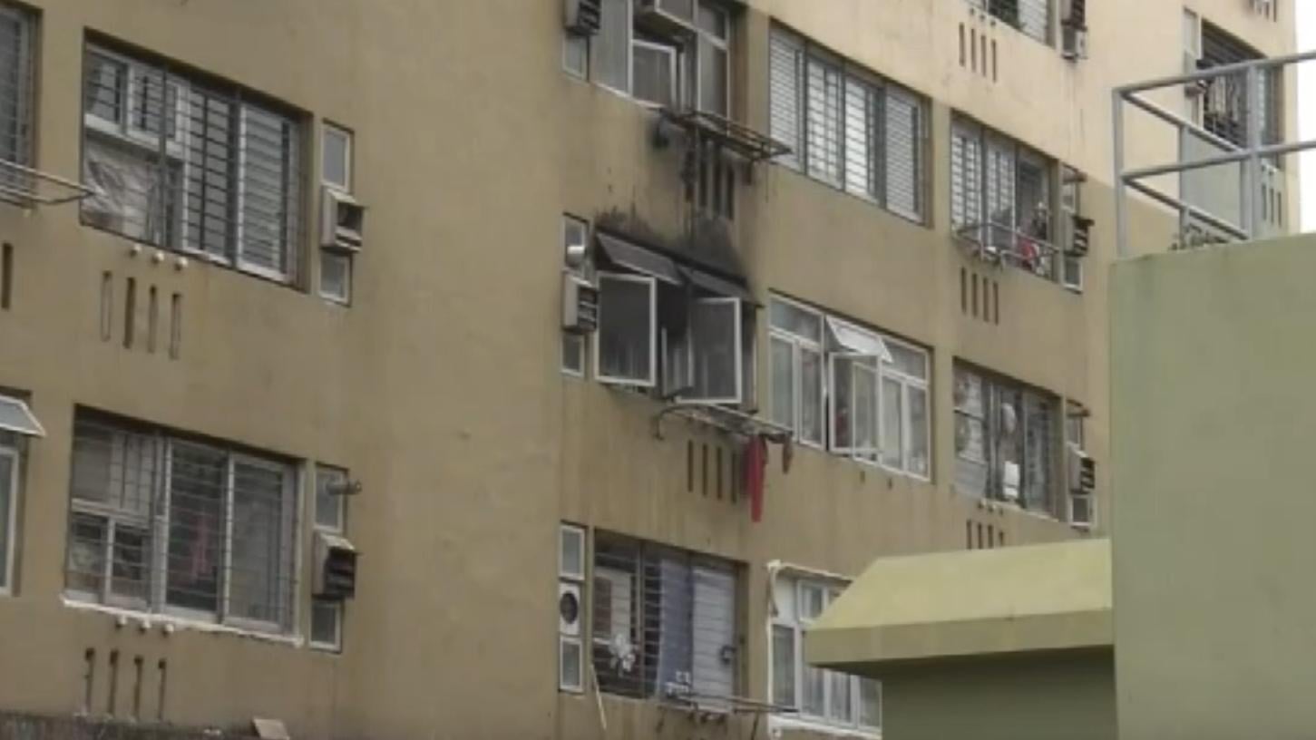 葵盛西邨發生火警。（now新聞截圖）