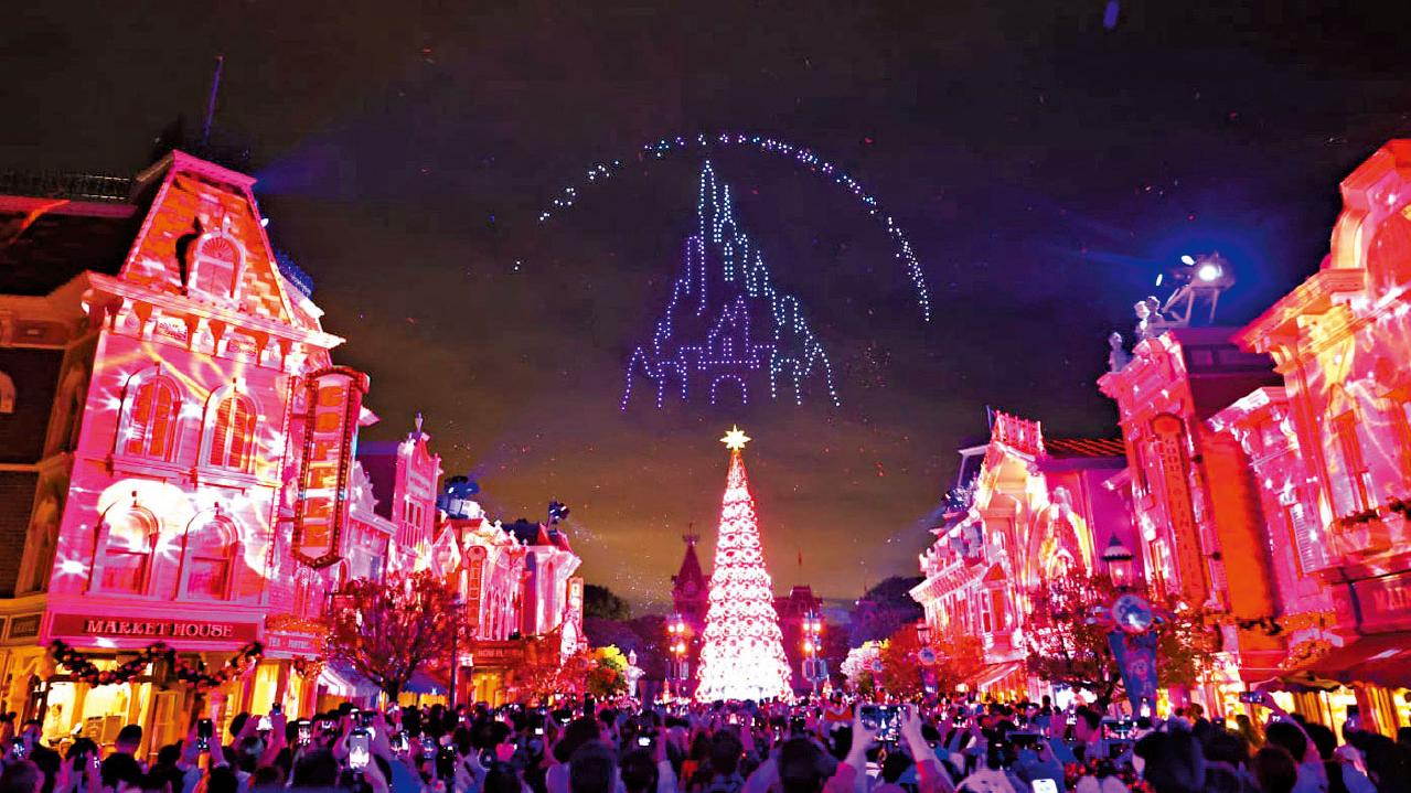 香港迪士尼聖誕派對 結合20周年慶典 飄雪 無人機 光影秀 打造冬日奇幻國度