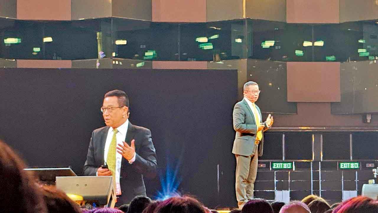 HKTVmall要大小通吃 王維基：零售業倘一成不變會死