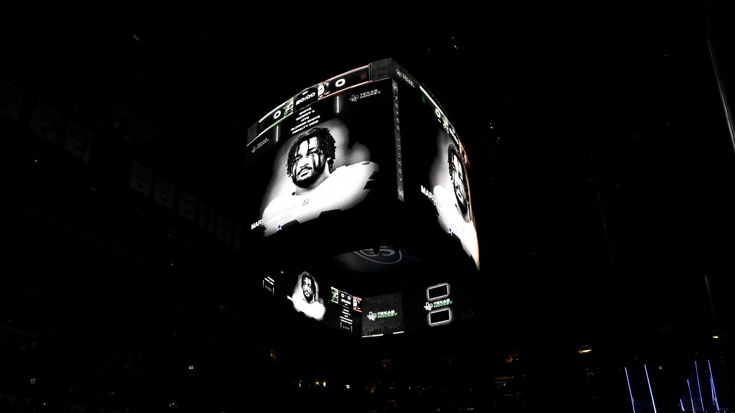 美式足球球隊達拉斯牛仔悼念逝世的基蘭特。(路透社)