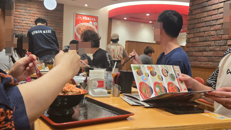 網上熱話｜食客打邊爐時拔走石油氣瓶  目擊者驚呼險被「謀殺」