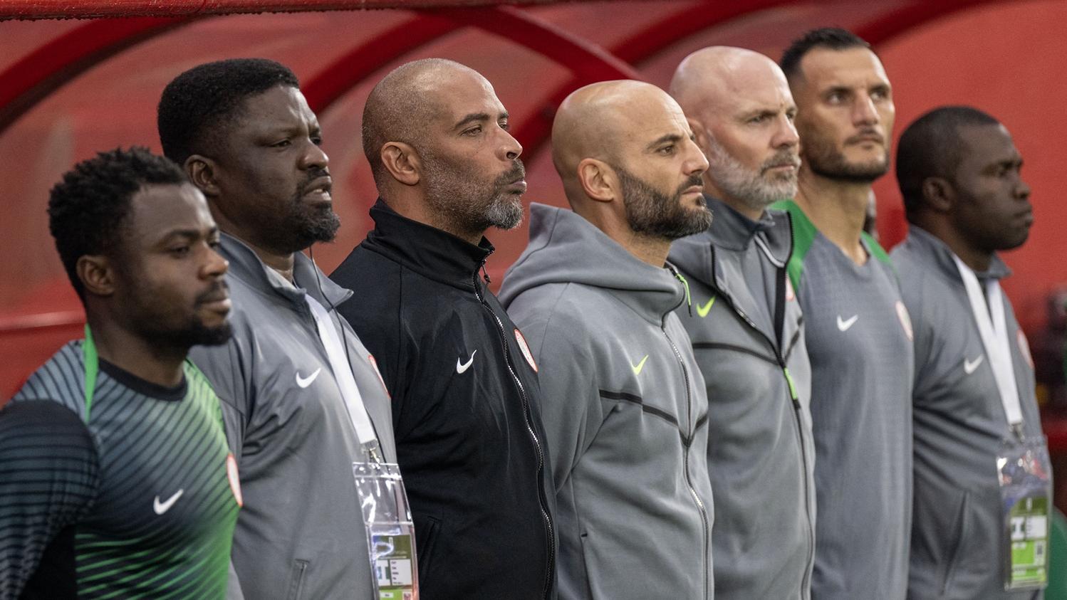 尼日利亞主帥捷利（左三）。(路透社)