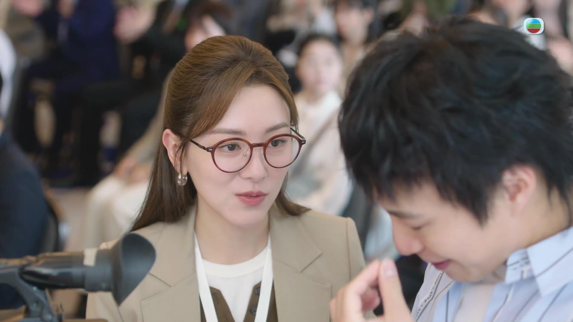 新聞女王2｜盤點吳業坤王敏奕甜蜜Moments 巧妙重現坤哥眼鏡起霧