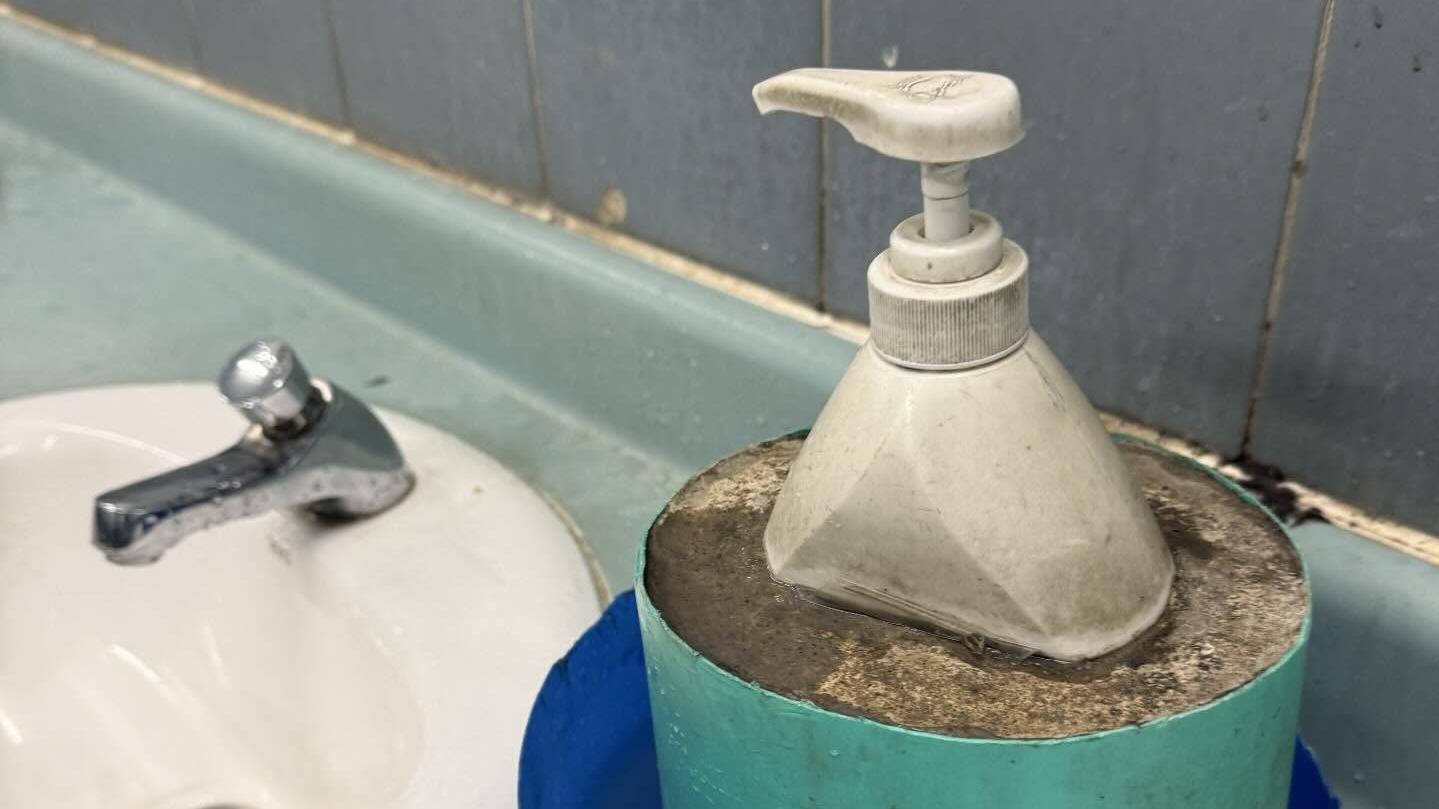 網上熱話｜公廁驚現梘液樽石屎座　網民：每個設計背後都有原因