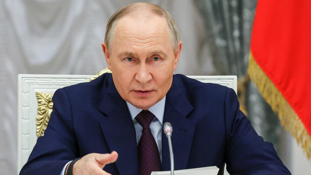 普京周三下令克宮高層提交可能恢復核試的計劃，應對特朗普突如其來的宣示。(美聯社)