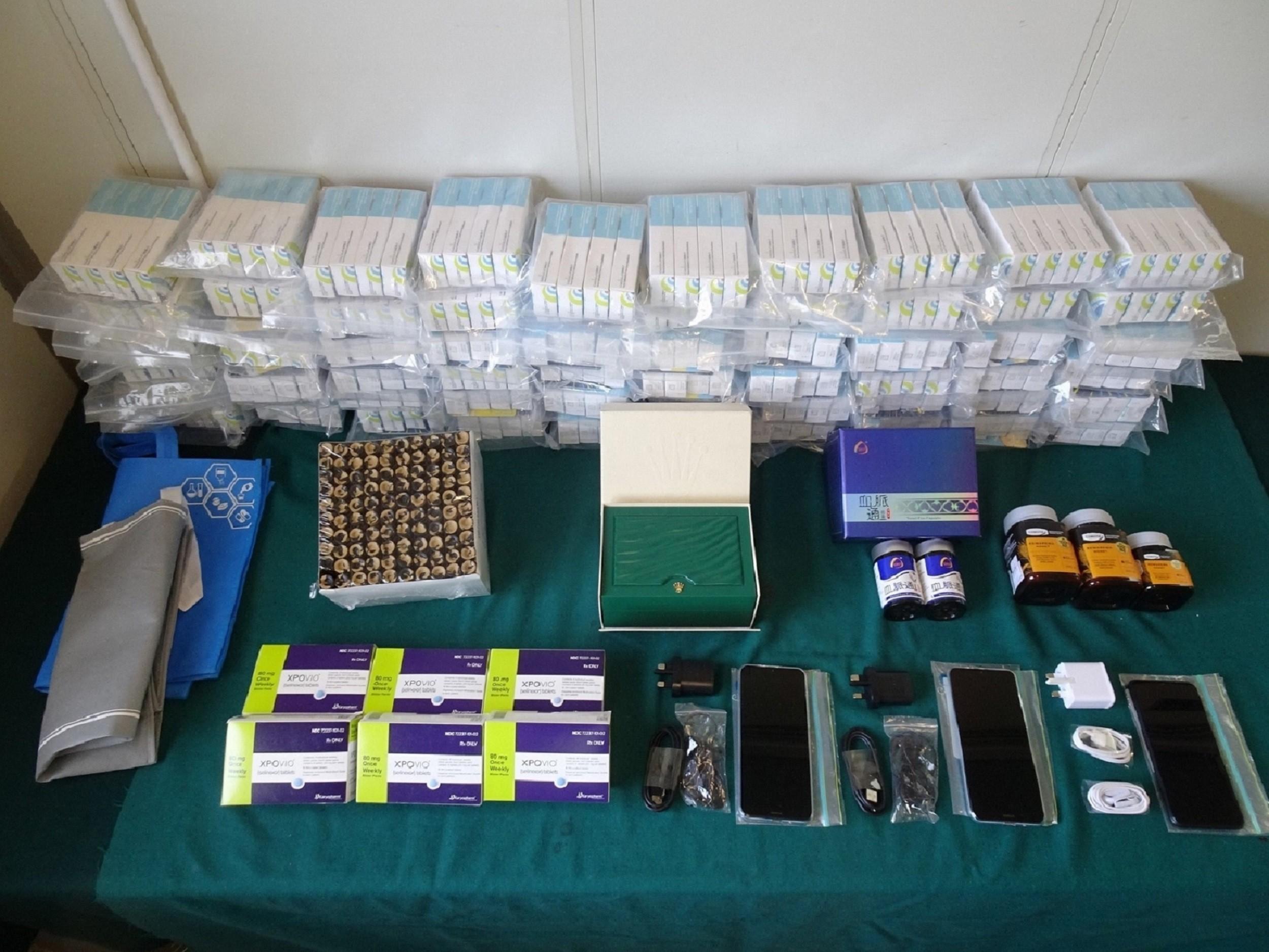 圖示檢獲的未列艙單貨物。(政府新聞處)