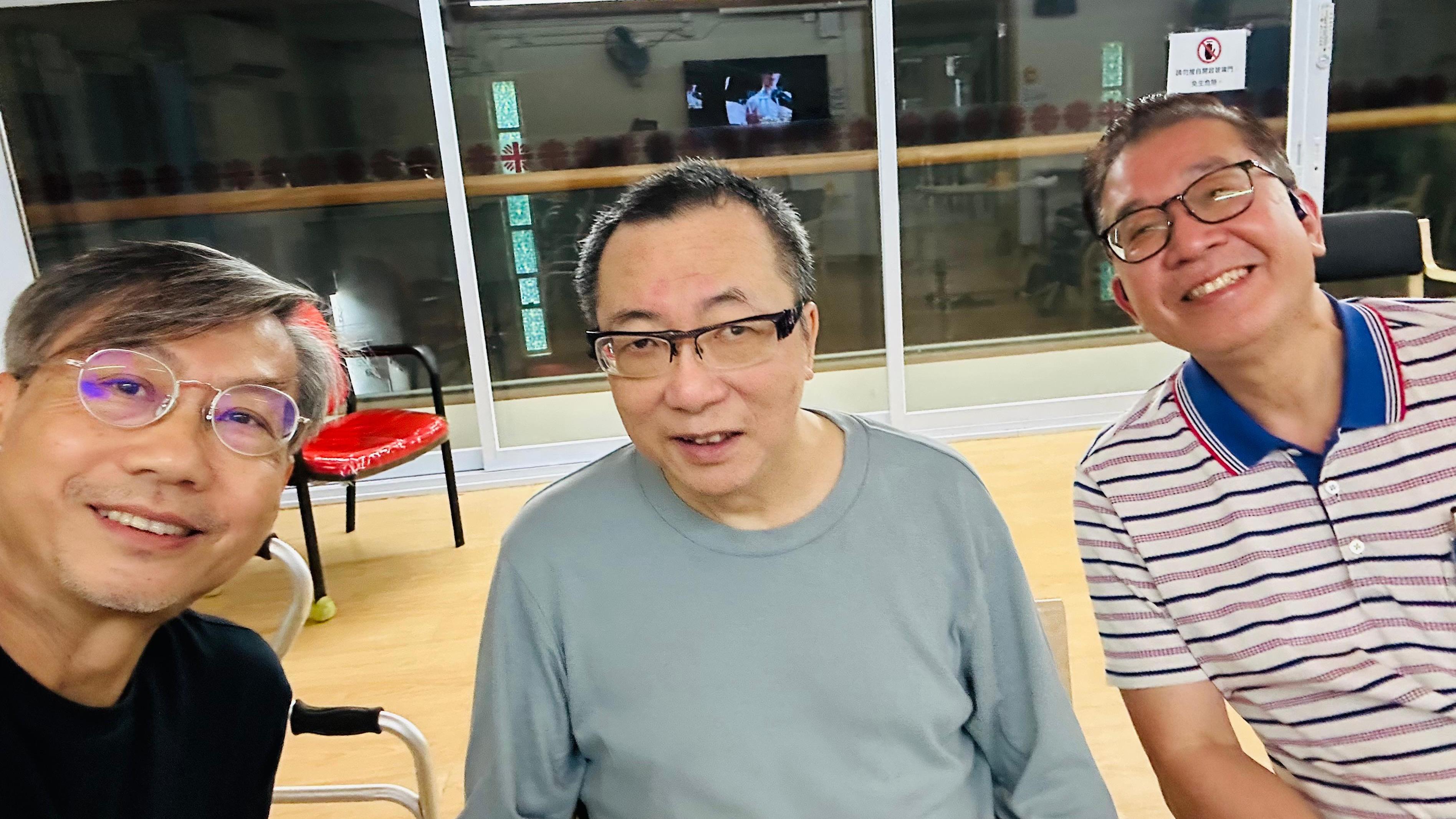 傳媒兄弟義行令我動容